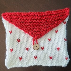 Hand Crafted knit envelope giftcard holder red and white with hearts